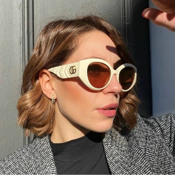 New - GUCCI GG0809S 002 cat eye  sunglass comes in a ivory frame with brown le… - Picture 1 of 17